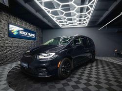Schwarz Gebraucht 2022 Chrysler Pacifica SUV | 31.990 € (Fairer Preis)