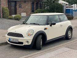 Weiß Gebraucht 2007 Mini ONE Kleinwagen | 2.500 € (Fairer Preis)
