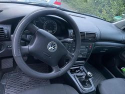 Grau Gebraucht 2002 VW Passat Limousine | 1.650 € (Fairer Preis)