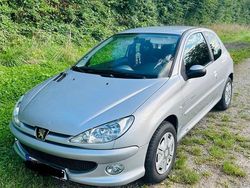 Silber Gebraucht 2005 Peugeot 206 Limousine | 2.490 € (Teuer)