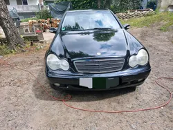 Schwarz Gebraucht 2003 Mercedes C220 Limousine | 3.333 € (Teuer)