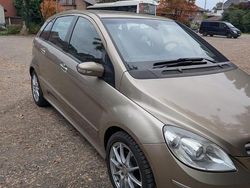 Gelb Gebraucht 2006 Mercedes B180 Van / Kleinbus | 4.000 €