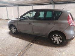 Grau Gebraucht 2009 Renault Scénic III Van / Kleinbus | 3.200 € (Guter Preis)