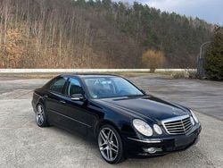 Schwarz Gebraucht 2006 Mercedes E500 Avantgarde Limousine | 11.000 € (Guter Preis)