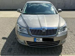 Gelb Gebraucht 2010 Skoda Octavia Limousine | 7.700 € (Guter Preis)