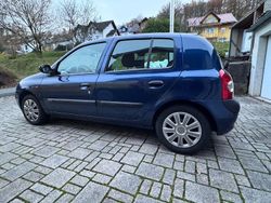 Blau Gebraucht 2002 Renault Clio II Limousine | 1.800 € (Fairer Preis)