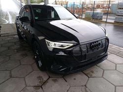 Schwarz Gebraucht 2022 Audi e-tron Black Edition SUV | 33.990 € (Guter Preis)