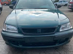 Grün Gebraucht 1998 Honda Civic Limousine | 1.050 €