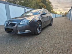 Grau Gebraucht 2012 Opel Insignia Kombi | 5.800 €