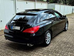 Schwarz Gebraucht 2015 Mercedes CLA220 Shooting Brake Urban Kombi | 11.900 € (Teuer)