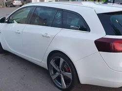 Weiß Gebraucht 2014 Opel Insignia Sport Kombi | 6.200 € (Fairer Preis)