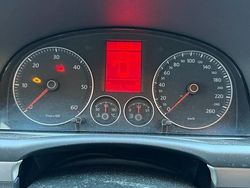 Schwarz Gebraucht 2007 VW Touran Van / Kleinbus | 2.000 € (Superpreis)