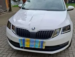 Weiß Gebraucht 2020 Skoda Octavia Ambition Kombi | 19.000 € (Superpreis)