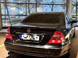 Schwarz Gebraucht 2005 Mercedes E350 Avantgarde Limousine | 8.000 € (Fairer Preis)