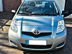 Silber Gebraucht 2009 Toyota Yaris Kleinwagen | 2.550 € (Fairer Preis)