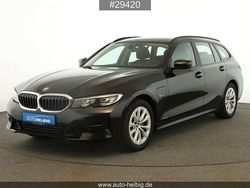 Black sapphire metallic Gebraucht 2022 BMW 320e Sport Line Kombi | 24.990 € (Guter Preis)