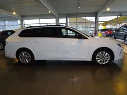 Weiß Gebraucht 2024 Opel Astra Edition Limousine | 23.555 € (Fairer Preis)