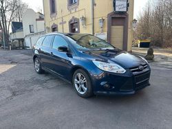 Blau Gebraucht 2013 Ford Focus Kombi | 2.900 € (Guter Preis)