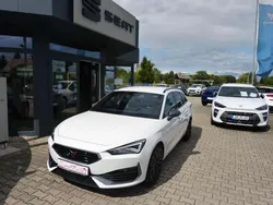 Weiß Gebraucht 2022 Cupra Leon Kombi | 30.550 € (Fairer Preis)