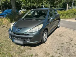 Grün Gebraucht 2008 Peugeot 207 Limousine | 2.800 € (Fairer Preis)