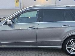 Silber Gebraucht 2011 Mercedes E350 Avantgarde Kombi | 19.999 €