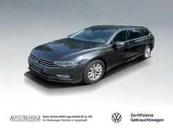 Grau Gebraucht 2023 VW Passat Business Kombi | 27.496 € (Guter Preis)