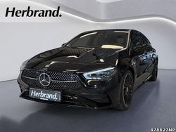 Schwarz Gebraucht 2025 Mercedes CLA200 Shooting Brake AMG Kombi | 40.650 €