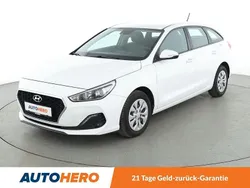 Weiß Gebraucht 2019 Hyundai i30 Trend Kombi | 14.160 € (Fairer Preis)