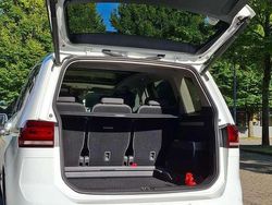 Weiß Gebraucht 2019 VW Touran Trendline Van / Kleinbus | 15.500 € (Fairer Preis)