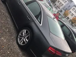 Grau Gebraucht 2015 Audi A8 Limousine | 27.500 €