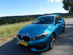 Blau Gebraucht 2021 BMW 118 Sport Line Kleinwagen | 25.800 € (Teuer)