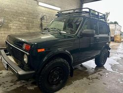 Grün Gebraucht 2021 Lada Urban SUV | 14.000 € (Fairer Preis)