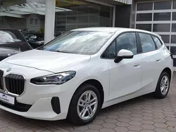 Alpinweiss iii Gebraucht 2022 BMW 218 Van / Kleinbus | 18.990 € (Guter Preis)