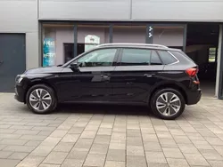 Schwarzmagic perleffekt (metallic) Gebraucht 2024 Skoda Kamiq Selection SUV | 25.950 € (Etwas zu teuer)