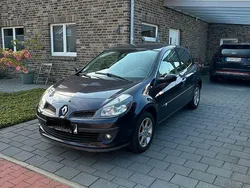 Violet Gebraucht 2007 Renault Clio II Limousine | 2.150 € (Guter Preis)