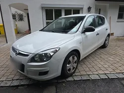 Weiß Gebraucht 2009 Hyundai i30 Classic Limousine | 3.499 € (Fairer Preis)
