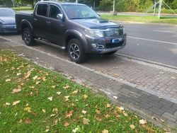 Grau Gebraucht 2015 Toyota HiLux Executive Abholung | 22.999 € (Etwas zu teuer)