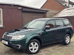 Grün Gebraucht 2010 Subaru Forester Active SUV | 4.950 € (Fairer Preis)