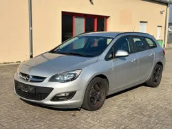 Silber Gebraucht 2015 Opel Astra Style Kombi | 4.990 € (Fairer Preis)