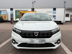 Weiß Gebraucht 2021 Dacia Sandero Kleinwagen | 11.500 €