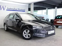 Grau Gebraucht 2021 Skoda Superb SportLine Limousine | 27.980 € (Fairer Preis)
