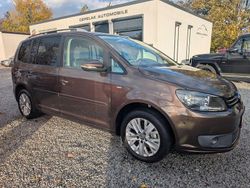 Braun Gebraucht 2013 VW Touran Life Van / Kleinbus | 9.990 € (Fairer Preis)