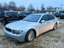 Grau Gebraucht 2006 BMW 740 Limousine | 1.600 €