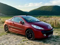 Rot Gebraucht 2009 Peugeot 207 CC Cabrio | 2.200 € (Guter Preis)