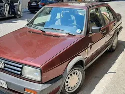 Rot Gebraucht 1990 VW Jetta Limousine | 4.000 €