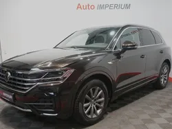Braun Gebraucht 2021 VW Touareg R-line SUV | 100.000 €