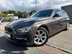 Braun Gebraucht 2013 BMW 320 Luxury Line Kombi | 9.790 € (Superpreis)
