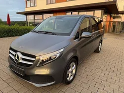 Grau Gebraucht 2020 Mercedes V220 Van / Kleinbus | 41.900 € (Fairer Preis)