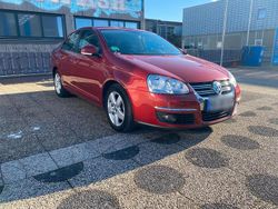 Rot Gebraucht 2009 VW Jetta Limousine | 7.290 € (Etwas zu teuer)