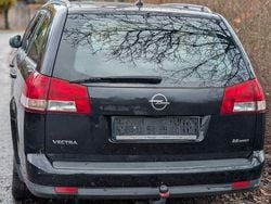 Schwarz Gebraucht 2005 Opel Vectra Kombi | 800 € (Superpreis)